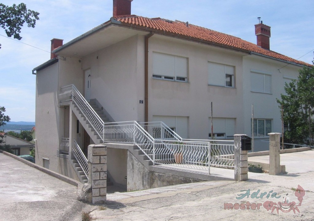 5.5 CRI-AP-TRC apartmanház