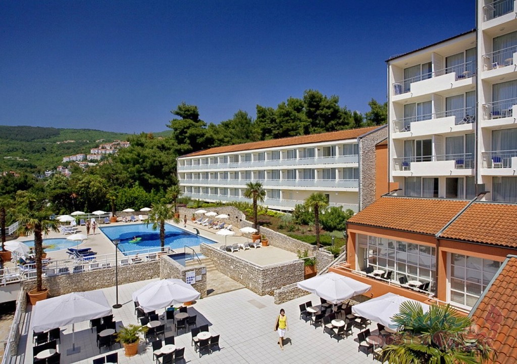 Rabac, Valamar Hotel ALLEGRO - kültéri medence és terasz (2.)